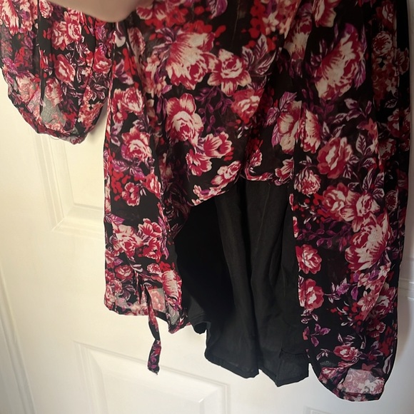 Ingrid and Isabel Floral Maternity Blouse NWT - Picture 7 of 9